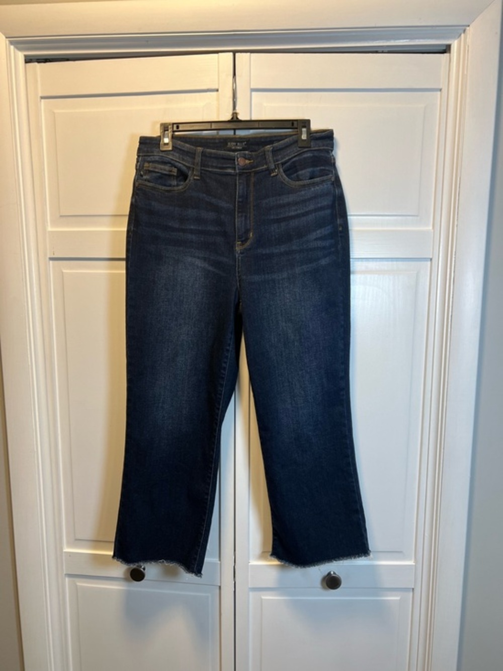 Judy Blue Wide Leg Cropped Jeans With Raw Hem Size 13/31 Color Dark Blue